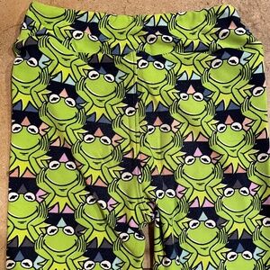 EUC Kermit the Frog LuLaRoe Youth L/XL Leggings 🐸